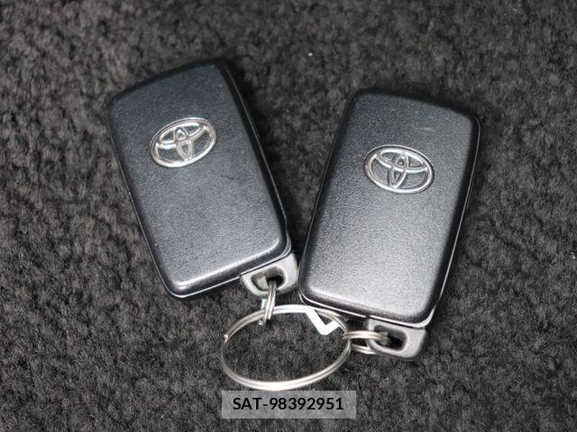 Toyota PRIUS ALPHA 2013-01 8131980-25