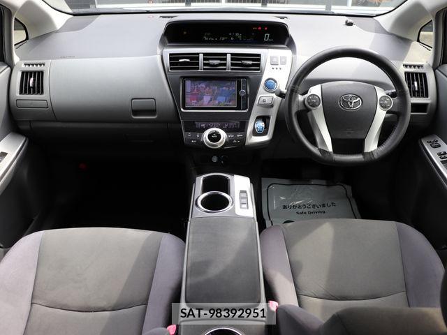 Toyota PRIUS ALPHA 2013-01 8131980-26