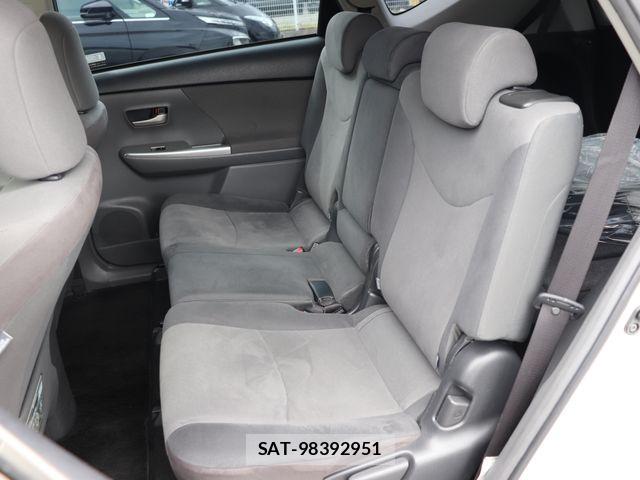 Toyota PRIUS ALPHA 2013-01 8131980-28