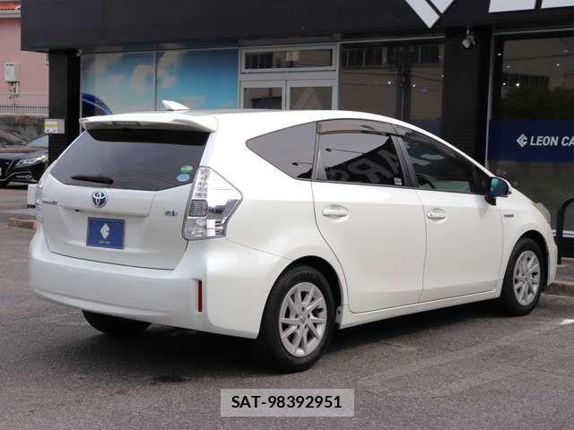 Toyota PRIUS ALPHA 2013-01 8131980-3