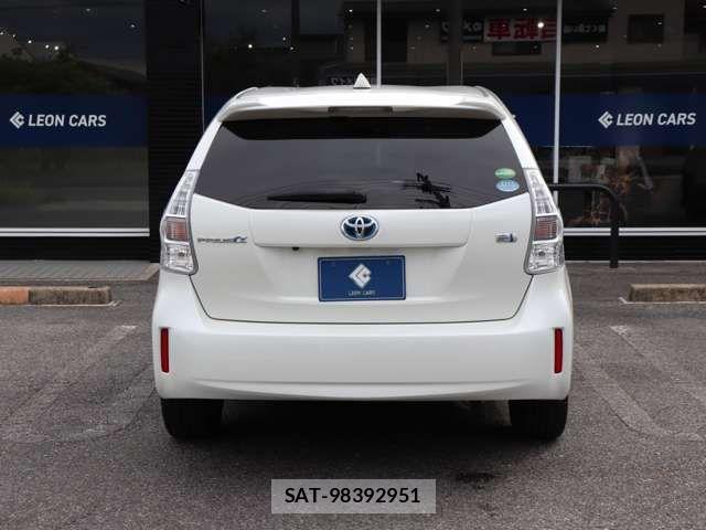 Toyota PRIUS ALPHA 2013-01 8131980-6