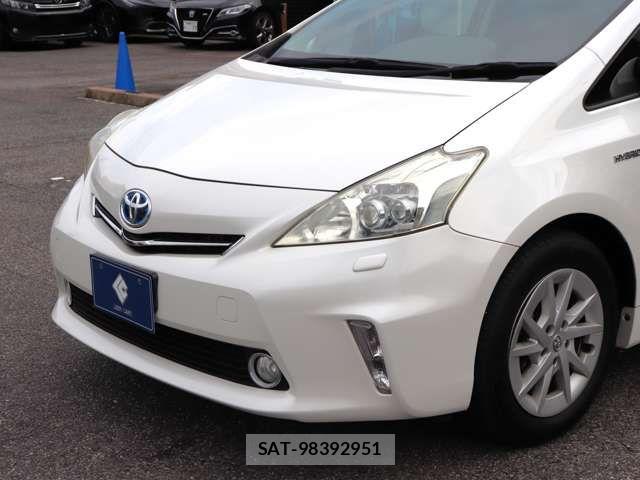 Toyota PRIUS ALPHA 2013-01 8131980-8