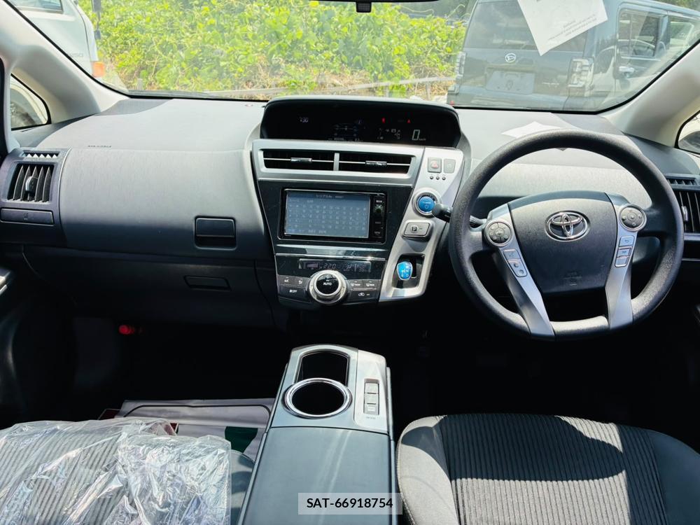 Toyota PRIUS ALPHA 2015-11 8111252-12
