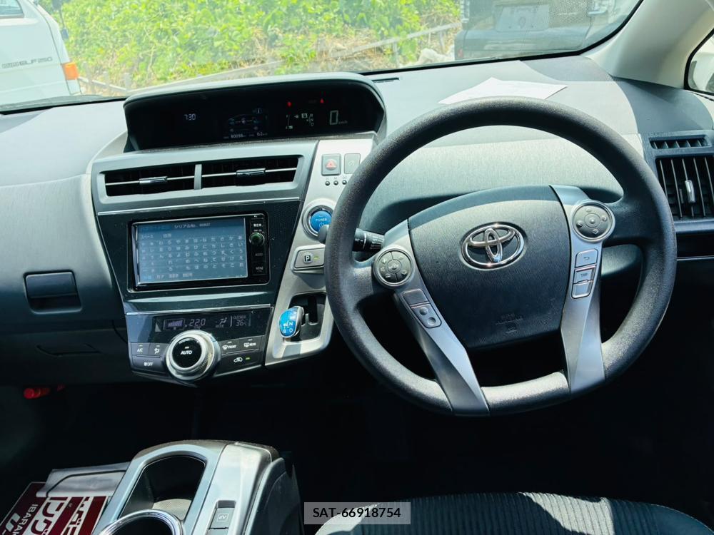Toyota PRIUS ALPHA 2015-11 8111252-13
