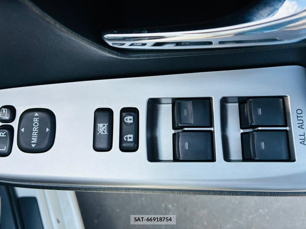 Toyota PRIUS ALPHA 2015-11 8111252-20