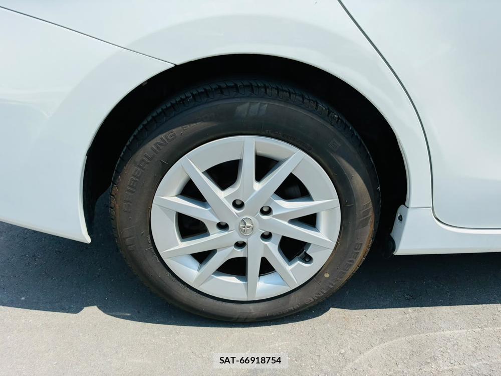 Toyota PRIUS ALPHA 2015-11 8111252-26