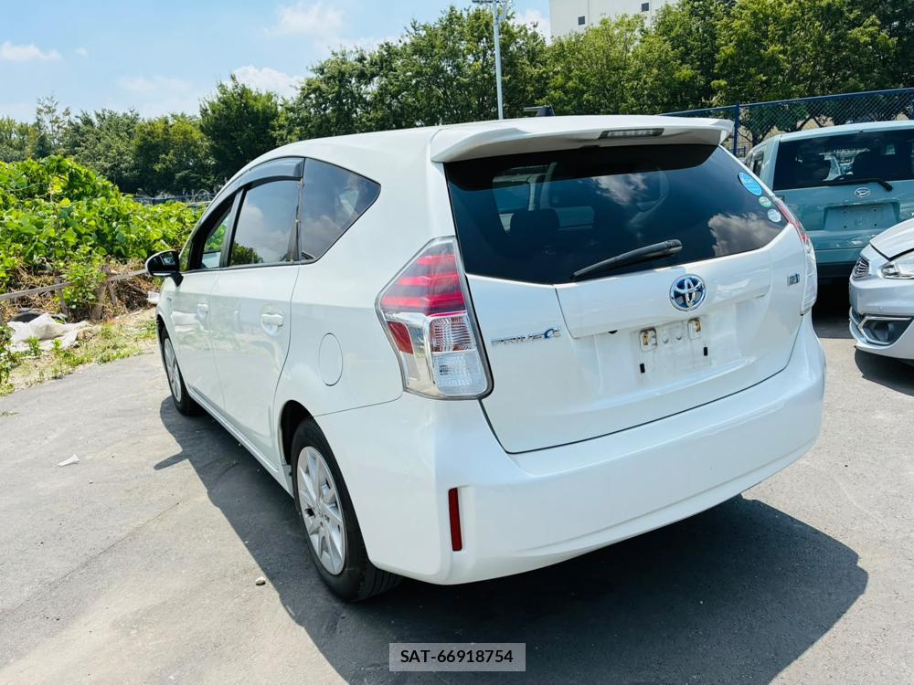 Toyota PRIUS ALPHA 2015-11 8111252-2