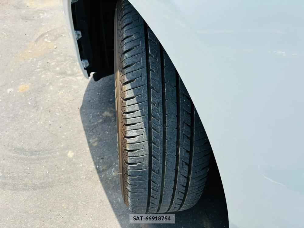 Toyota PRIUS ALPHA 2015-11 8111252-30