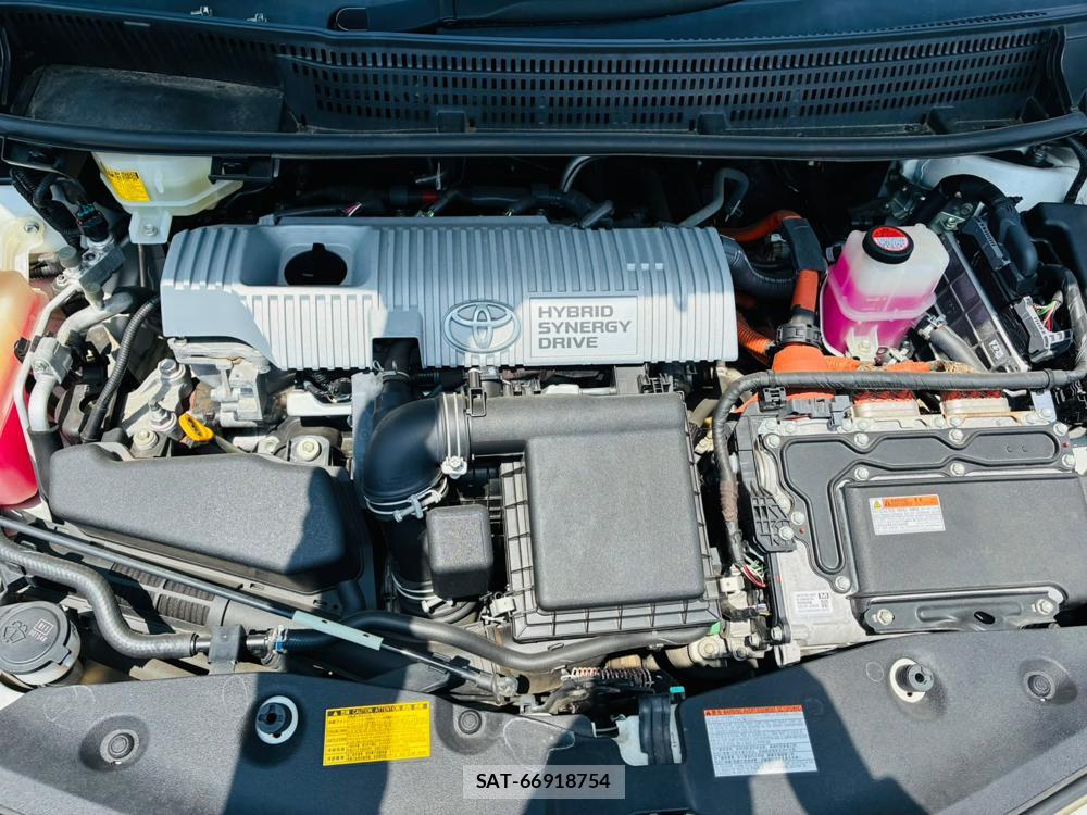 Toyota PRIUS ALPHA 2015-11 8111252-37