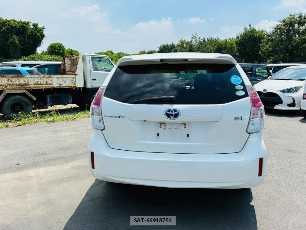 Toyota PRIUS ALPHA 2015-11 8111252-3