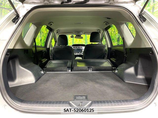 Toyota PRIUS ALPHA 2017-12 8146473-11