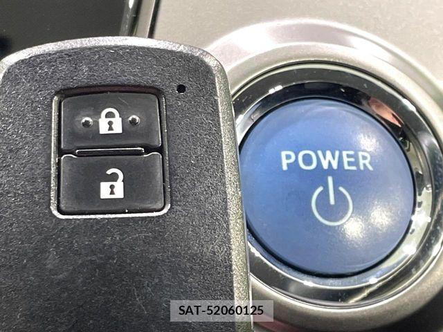 Toyota PRIUS ALPHA 2017-12 8146473-8