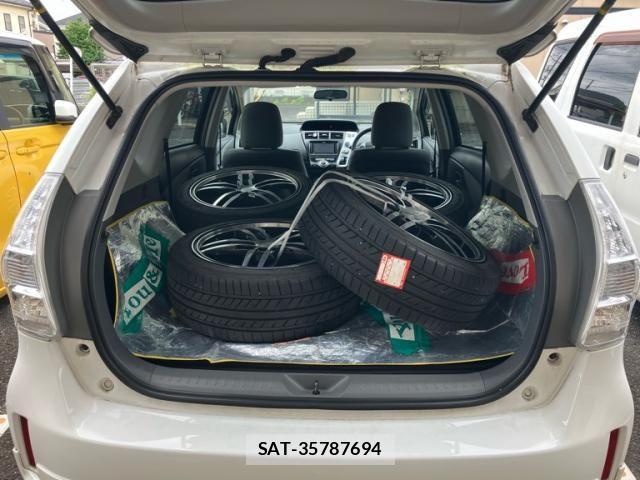 Toyota PRIUS ALPHA 2011-11 8159055-8