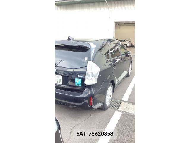 Toyota PRIUS ALPHA 2012-03 8159057-1