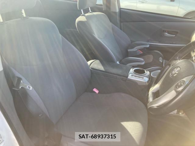 Toyota PRIUS ALPHA 2012-02 8159056-12