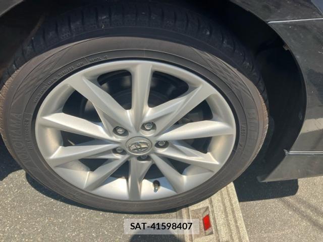 Toyota PRIUS ALPHA 2012-03 8209694-9