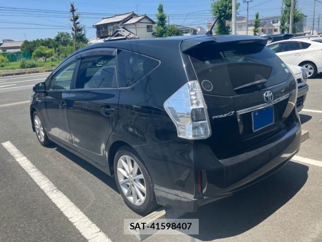 Toyota PRIUS ALPHA 2012-03 8209694-3