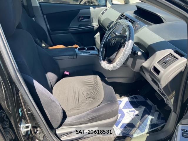 Toyota PRIUS ALPHA 2013-11 8209696-11