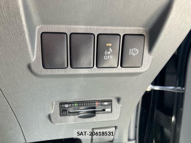 Toyota PRIUS ALPHA 2013-11 8209696-13