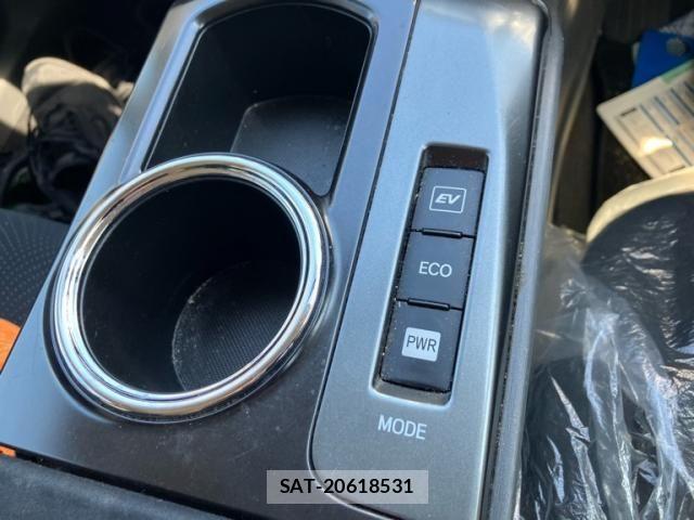 Toyota PRIUS ALPHA 2013-11 8209696-15