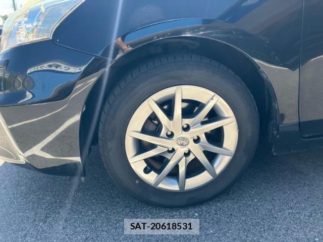 Toyota PRIUS ALPHA 2013-11 8209696-2