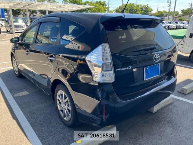 Toyota PRIUS ALPHA 2013-11 8209696-7