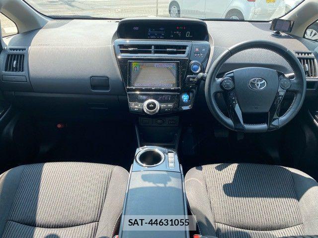 Toyota PRIUS ALPHA 2017-08 8209683-10