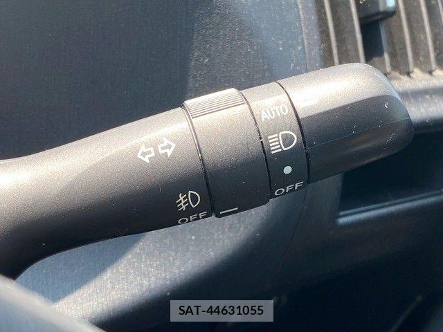 Toyota PRIUS ALPHA 2017-08 8209683-23