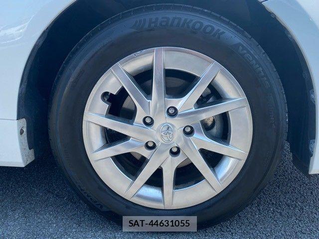 Toyota PRIUS ALPHA 2017-08 8209683-27