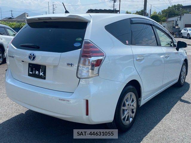 Toyota PRIUS ALPHA 2017-08 8209683-5