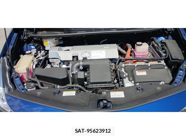 Toyota PRIUS ALPHA 2016-11 8209686-11