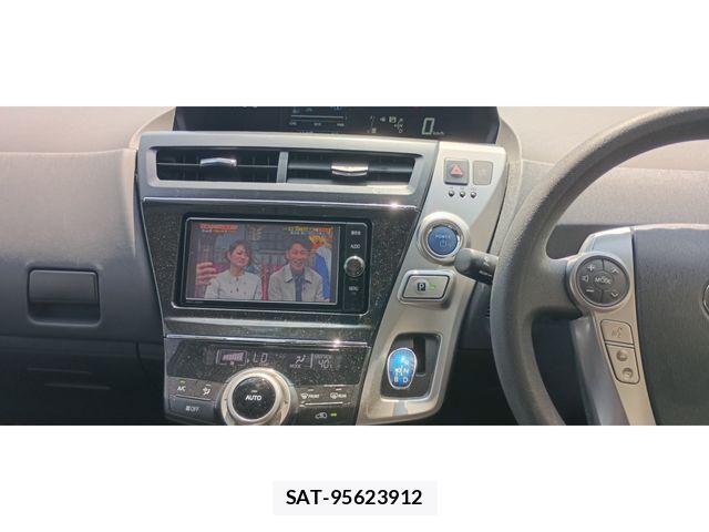 Toyota PRIUS ALPHA 2016-11 8209686-18
