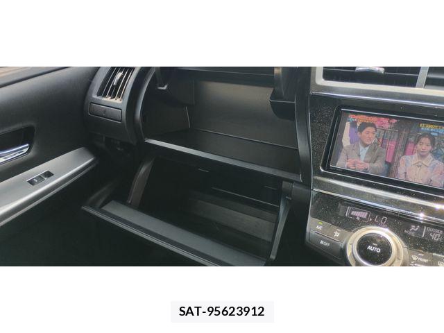 Toyota PRIUS ALPHA 2016-11 8209686-19