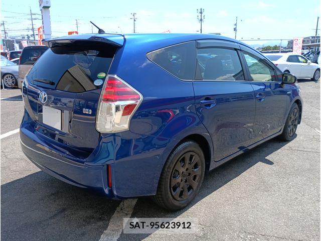 Toyota PRIUS ALPHA 2016-11 8209686-6