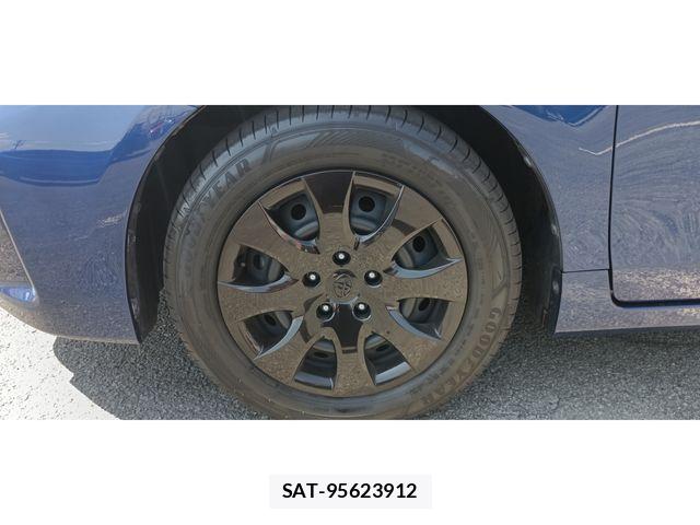Toyota PRIUS ALPHA 2016-11 8209686-8