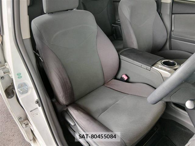 Toyota PRIUS ALPHA 2012-03 8209685-11