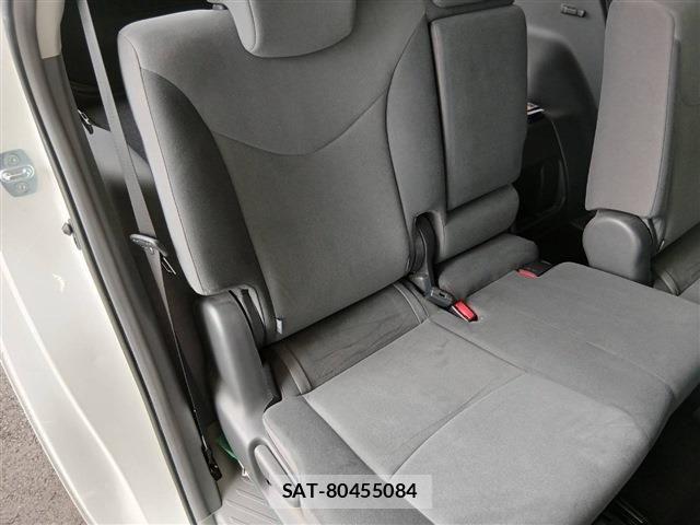 Toyota PRIUS ALPHA 2012-03 8209685-12