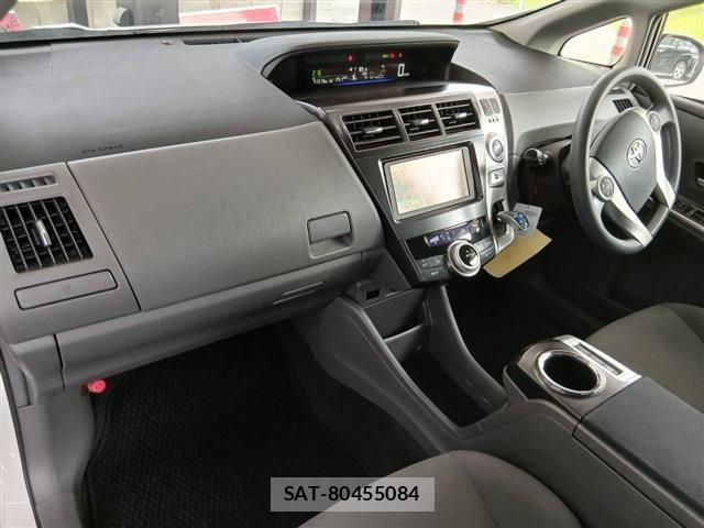 Toyota PRIUS ALPHA 2012-03 8209685-16