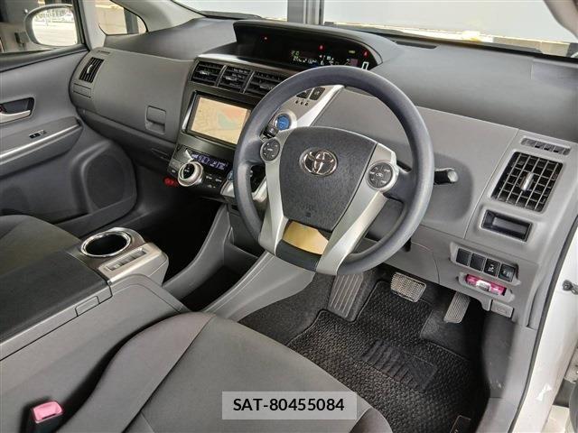 Toyota PRIUS ALPHA 2012-03 8209685-4