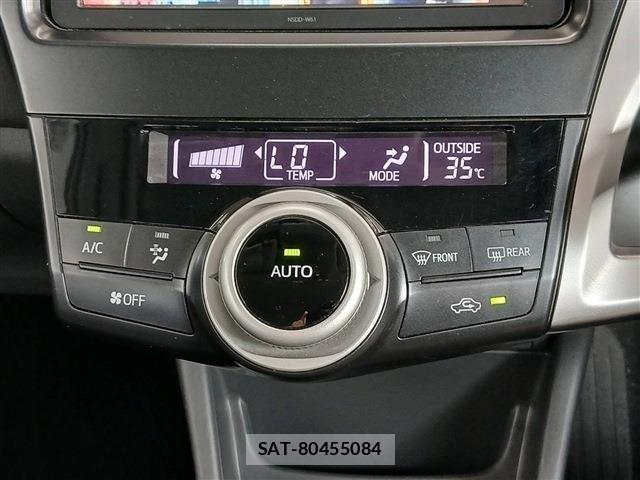 Toyota PRIUS ALPHA 2012-03 8209685-8
