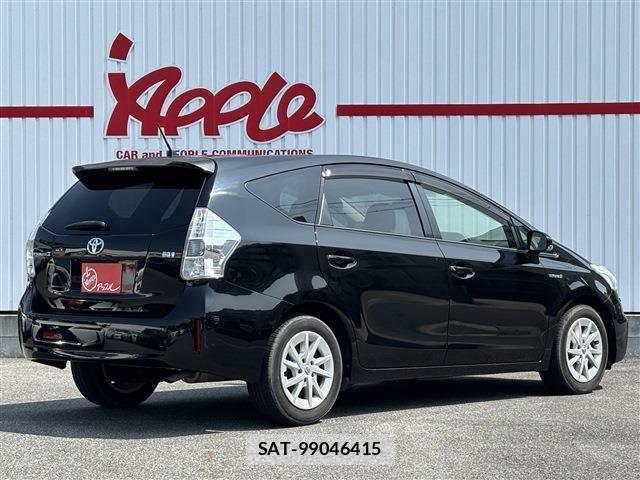 Toyota PRIUS ALPHA 2012-10 8209687-3