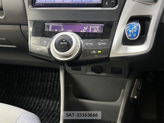 Toyota PRIUS ALPHA 2012-01 8209689-12