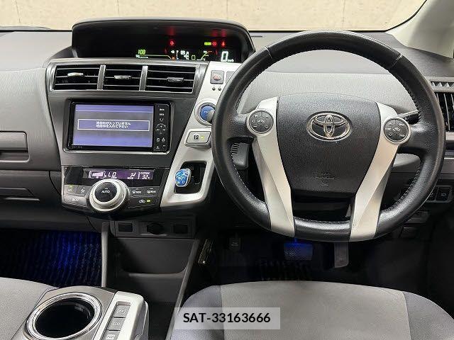 Toyota PRIUS ALPHA 2012-01 8209689-1