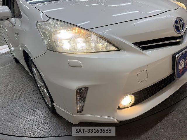 Toyota PRIUS ALPHA 2012-01 8209689-19