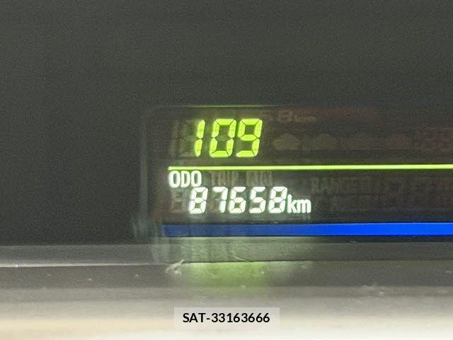 Toyota PRIUS ALPHA 2012-01 8209689-21