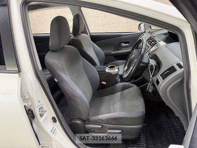 Toyota PRIUS ALPHA 2012-01 8209689-6