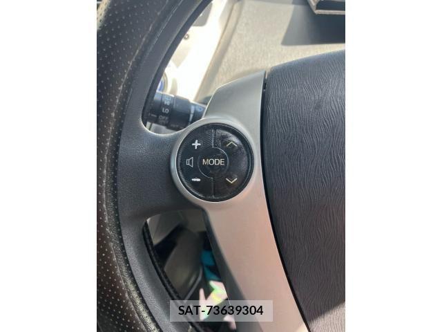 Toyota PRIUS ALPHA 2012-03 8209697-14