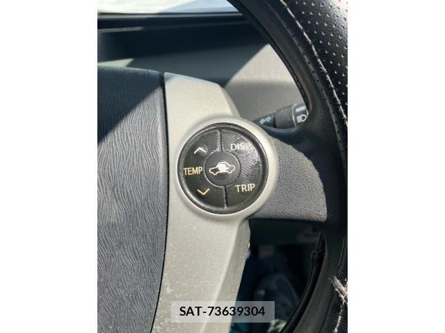 Toyota PRIUS ALPHA 2012-03 8209697-15