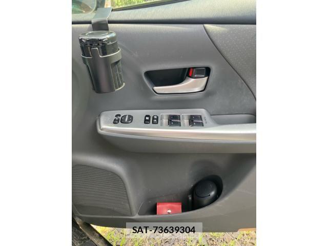 Toyota PRIUS ALPHA 2012-03 8209697-16