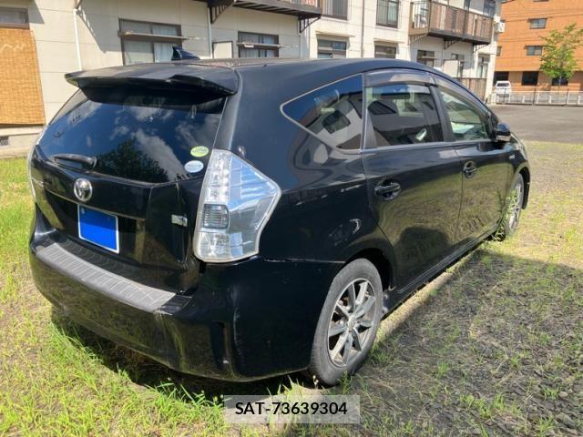 Toyota PRIUS ALPHA 2012-03 8209697-3